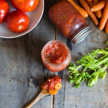 Chunky canned Italian tomato sauce